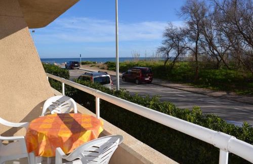 Els Griells Apartment | Idyllic Beachside Apartment with Pool in L'Estartit