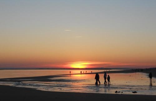 El Portil Apartment | Cozy Apartment El Portil: Family-Friendly with Pool Access