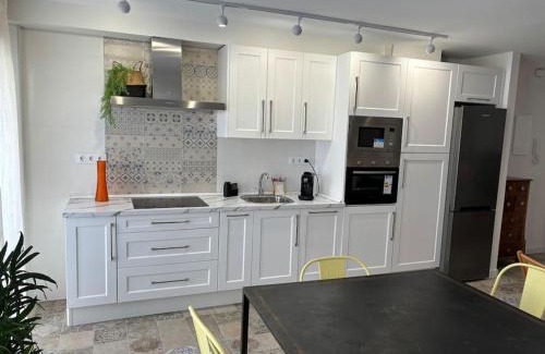 Triana Apartment | Cozy Sevilla Apartment: Rated 9.6 with Child-Friendly Amenities