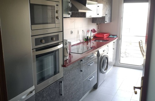 Mogro Condo | Ideal Getaway: Oceanview Apartment Steps from the Beach