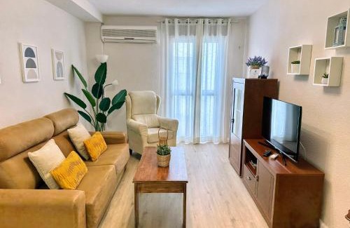 San Basilio Apartment | Family-Friendly Apartamento Alcázar San Basilio - 9.5/10 Rating