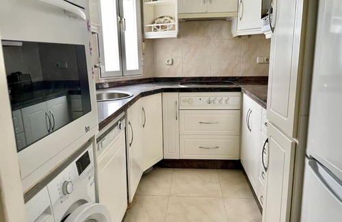 Ciudad Jardin Apartment | Pet and Child Friendly Stay at Apartamento Alderetes
