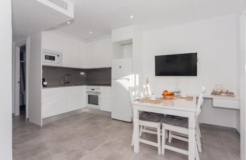 Cala'n Bosch Apartment | Family-Friendly Stay at Apartamento Annuin with Pool Access