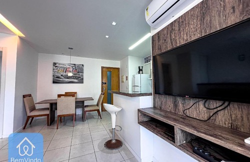 Caminho das Arvores Apartment | Convenient Apartment Next to Salvador Shopping with Breakfast