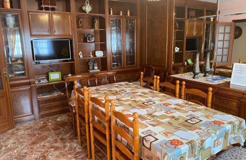 Caldas de Reis Apartment | Family-Friendly Stay at Apartamento AS CARBALLAS, Rated 8.7
