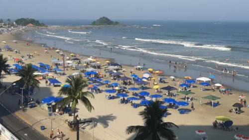 Praia dos Sonhos Apartment | Beachfront Apartment for 4, Steps from Praia do Sonho