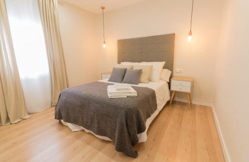 Logrono City Centre Apartment | Family-Friendly Apartment on Avenida de Colón with AC