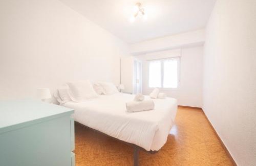 Distrito Llano Apartment | Family-Friendly Stay at Apartamento Bécquer - 8/10 Rating