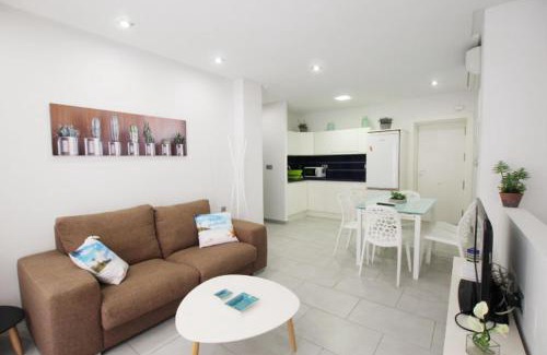 El Moncayo Apartment | Cozy Oceanfront Duplex in Center of Guardamar