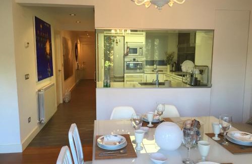 Plencia Apartment | Elegant Apartamento Bahía de Plentzia with Family-Friendly Perks