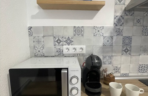 Valdepenas Apartment | Historic Centro Stay: Apartamento Blanco with Great Amenities