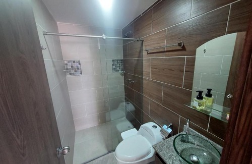 Villa Hermosa Apartment | Budget-Friendly Boston 203: Pet and Child Friendly Stay