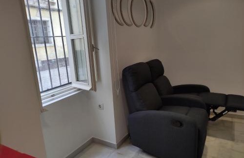 Old Town Apartment | Family-Friendly Cádiz Essence: Highly Rated Retreat Awaits