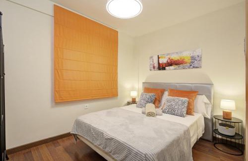 Camino de Ronda Apartment | Central Granada Apartment with Free WiFi for Families