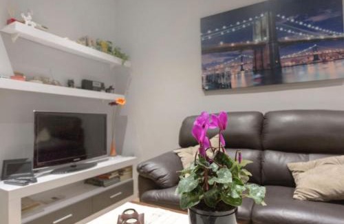 Ripoll Apartment | Central Apartment: Family-Friendly Stay with Great Reviews