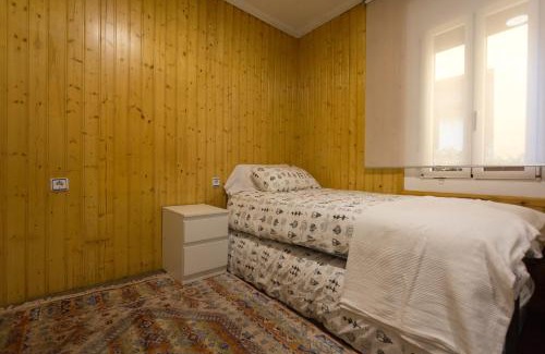 Ripoll Apartment | Conveniently Located Apartamento Céntrico III for Families