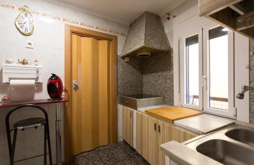 Ripoll Apartment | Conveniently Located Apartamento Céntrico III for Families