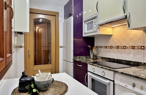 Santona Apartment | Central Apartment - La Sirenuca 3019 with Spa & Kitchen