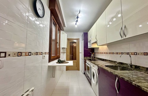 Santona Apartment | Central Apartment - La Sirenuca 3019 with Spa & Kitchen