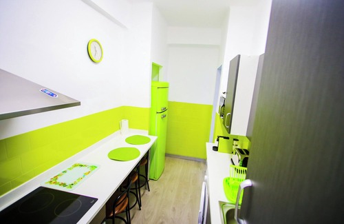 Logrono Historic Centre Apartment | Modern Central Apartment with WiFi & Family-Friendly Amenities