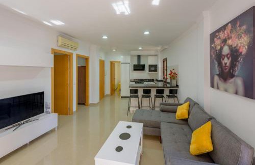 Nerja City Centre Apartment | Elegant 2-Bedroom Apartment in Central Sibarys - Family Friendly