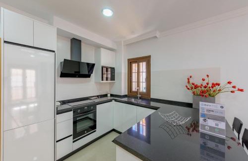 Nerja City Centre Apartment | Elegant 2-Bedroom Apartment in Central Sibarys - Family Friendly