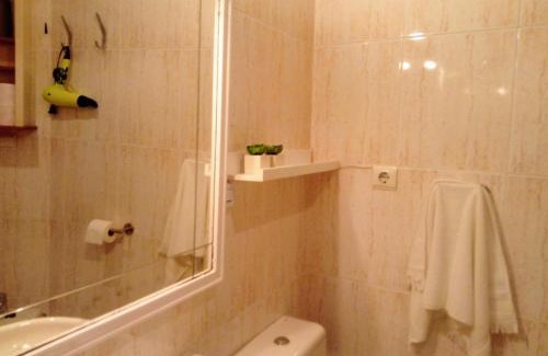 El Botanic Apartment | Central Torres de Quart: Family-Friendly 4-Star Getaway