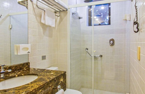 Higienopolis Apartment | Discover a Prime Apartment in Higienópolis with Pool & Spa