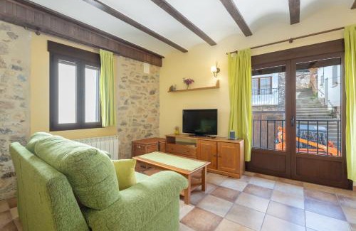 Alcala de la Selva Apartment | Family-Friendly Stay at Apartamento Casa El Cojo 2b