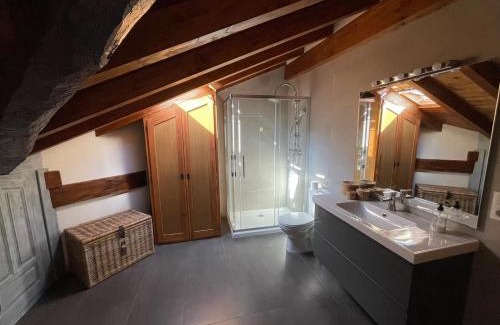 Cabezon de Liebana Apartment | Child-Friendly Getaway at Apartamento Cabariezo - Rated 9.8
