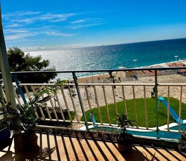 Canet de Mar Apartment | Apartamento Canet de Mar - Primera linea de Playa - Increibles vistas al Mar