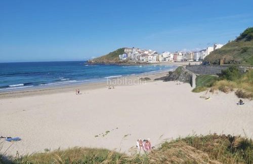 Malpica de Bergantinos Apartment | Oceanfront Retreat: Apartamento Canido Dor Awaits You