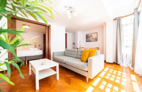 Pontedeume Apartment | Child-Friendly Getaway at Apartamento Carmiña - Rated 9.5/10