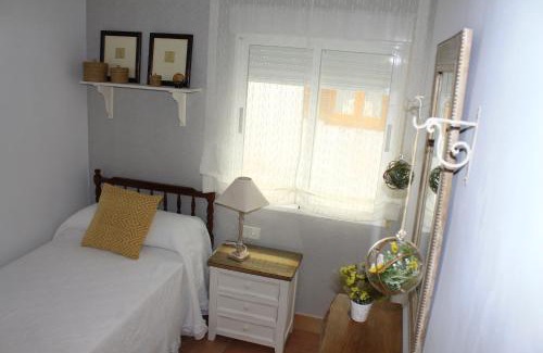 Genil Apartment | Guest Rated 9.7: Family-Friendly Apartamento Carretera Sierra
