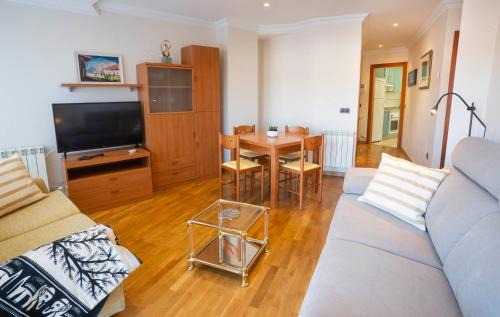 Isla de Arosa Apartment | Oceanfront 4-Star Apartment Centro with Hot Tub & Great Views