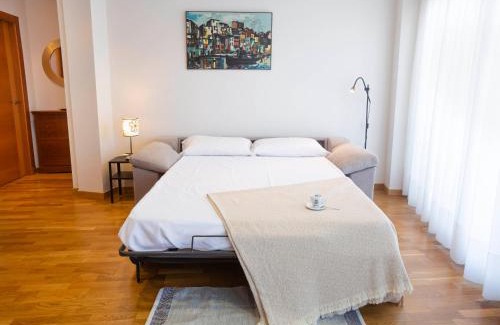 Isla de Arosa Apartment | Oceanfront 4-Star Apartment Centro with Hot Tub & Great Views