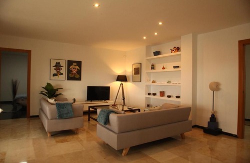 Cervantes Apartment | Fantastic Views in Granada with Free Parking and Great Ratings