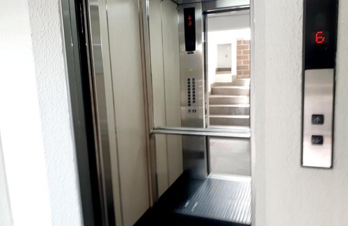 Villa Nueva Apartment | Pet-Friendly Apartment in Central Medellín - Ideal for Families