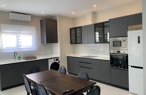 Port de Sagunt Apartment | Relax at Apartamento Chipi with Spa and Hot Tub Amenities