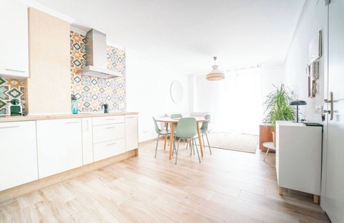 Cimadevilla Apartment | Top-Rated Apartment Cimadevilla in Gijón with Spa Access