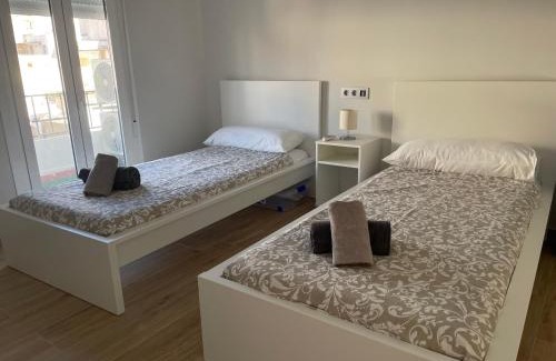 Almeria Centro Apartment | Child-Friendly Retreat at Apartamento Cine Wifi - 9.3/10
