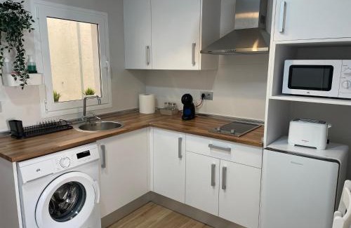 Almeria Centro Apartment | Child-Friendly Retreat at Apartamento Cine Wifi - 9.3/10