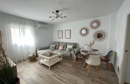 Ciudad Jardin Apartment | Family-Friendly Apartment in Ciudad Jardín - Rated 9.4/10