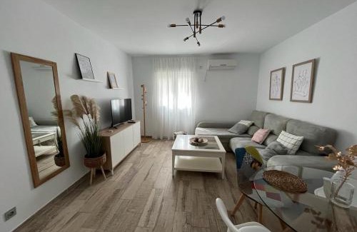 Ciudad Jardin Apartment | Family-Friendly Apartment in Ciudad Jardín - Rated 9.4/10