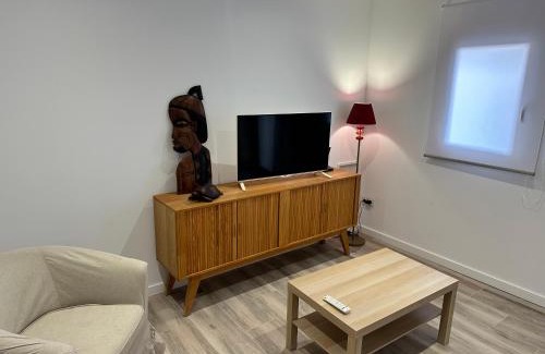 Sant Marti de Tous Apartment | Cozy Apartment with Terrace for 4 Guests, Pool Access