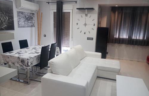 Logrono City Centre Apartment | Pet-Friendly Apartment COLON with Free Private Parking