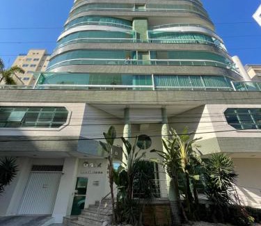 Andorinha Apartment | Spacious 3-Suite Apartment Just Steps from the Beach