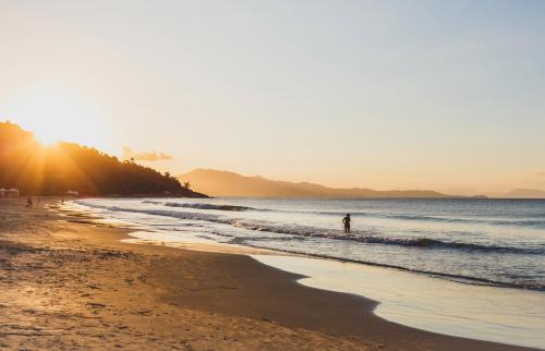 Lagoinha Apartment | Beachfront Apartment with 4 Suites and Hot Tub, Rated 10/10