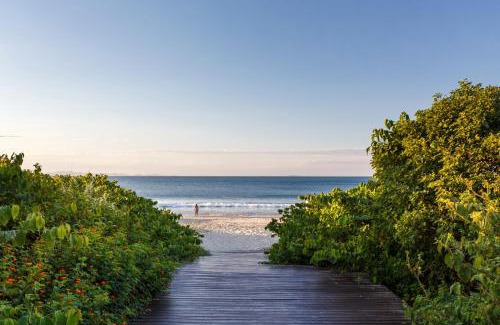 Lagoinha Apartment | Beachfront Apartment with 4 Suites and Hot Tub, Rated 10/10