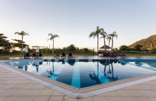 Lagoinha Apartment | Beachfront Apartment with 4 Suites and Hot Tub, Rated 10/10